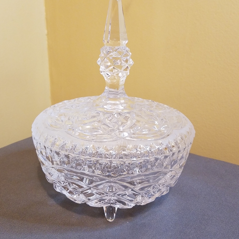 Crystal glass covered candy dish footed - Picture 7 of 12